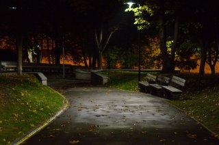 いつもの公園が、陰鬱な印象に（写真:iStock）