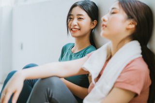 体を動かしたり、友達と話したり（写真:iStock）