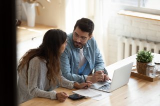 めんどくさいから自宅でいいと…（写真:iStock）