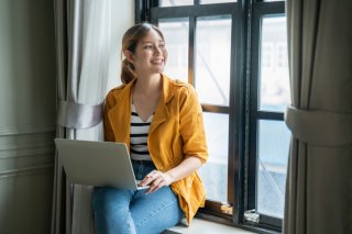 心の距離は離れないように（写真:iStock）