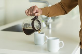 毎日入れるコーヒーだけこだわる（写真:iStock）