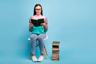 読書で知性を磨く（写真:iStock）