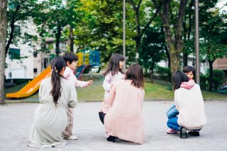 子どもを通したお付き合いで（写真:iStock）