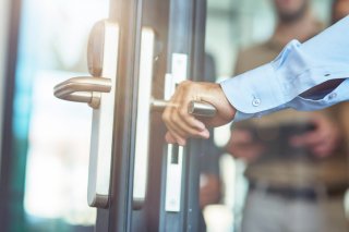 基本的に気が利かない（写真:iStock）