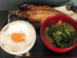 後日、定食風にしてみました。うまし！（C）コクハク