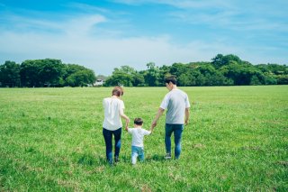 不倫相手の子どもを出産（写真:iStock）