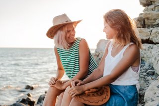 普段から恋愛話は控える（写真:iStock）