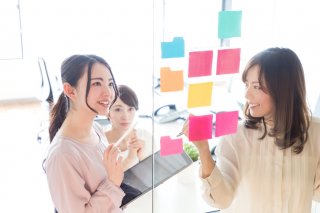 周りの人を観察してみたら…（写真:iStock）