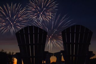 夫と2人で花火を見たい（写真:iStock）