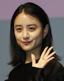 美男美女のご夫婦（C）日刊ゲンダイ