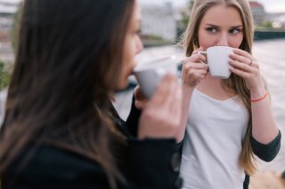 ごはん代、おごってくれてもよくない？（写真:iStock）