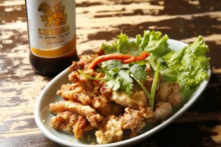 タイ風鶏から揚げ「ガイ・ガティアム」ビールが止まらない！