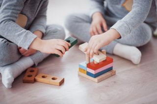 仲良く遊んでいると思ったら…（写真:iStock）