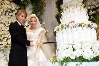 前妻と離婚した8カ月後に再婚…（C）日刊ゲンダイ