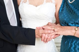 結婚を親に反対されてしんどい…認めてもらう5つの方法とNGな行動