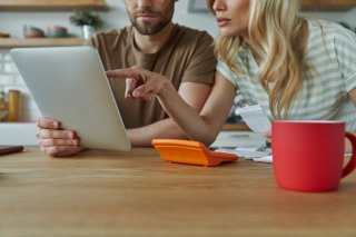 夫に相談してみよう（写真:iStock）