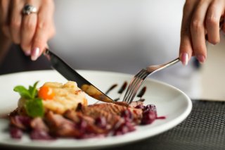 綺麗な食べ方を心がけよう（写真:iStock）