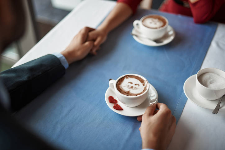 会った時にだけ気持ちを伝える（写真:iStock）