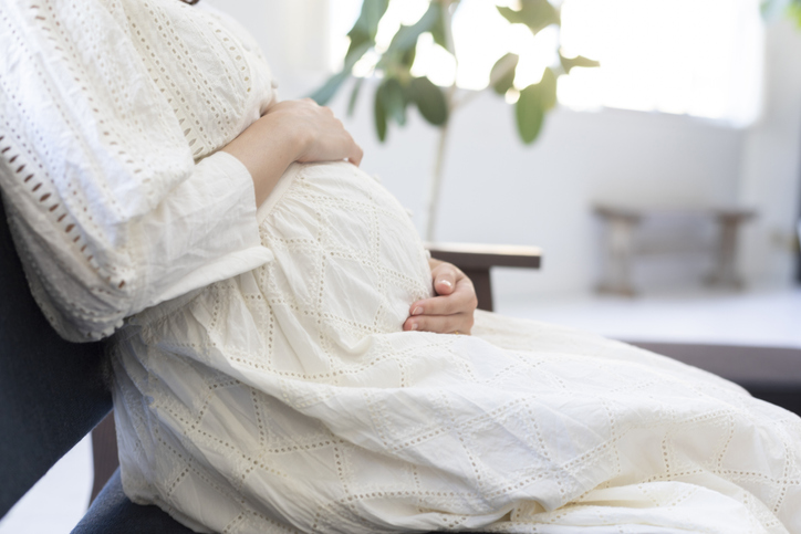 思いがけず妊娠してしまい…（写真:iStock）