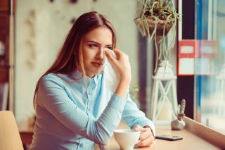 そっとハンカチを（写真:iStock）