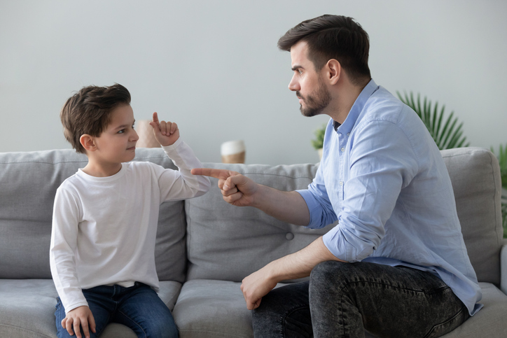 子供と張り合ってどうするの…（写真:iStock）