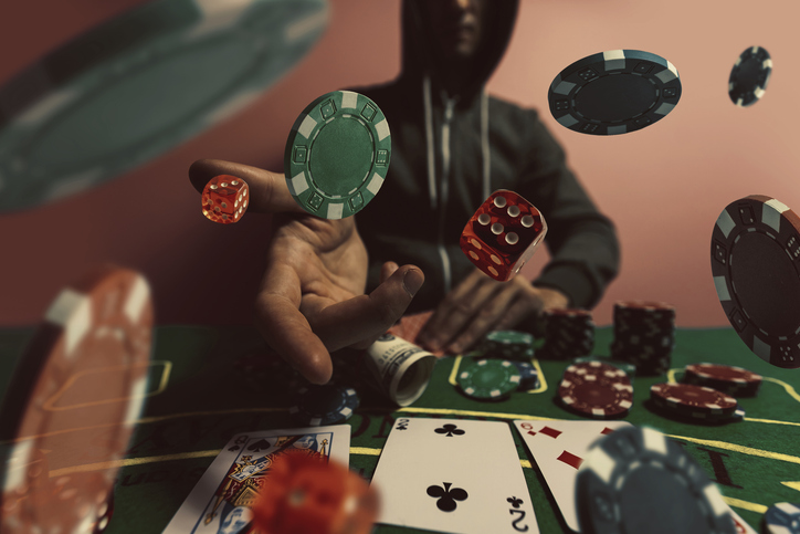 ギャンブル好きは危険（写真:iStock）