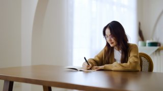 気持ちを伝えることをサボらない（写真:iStock）