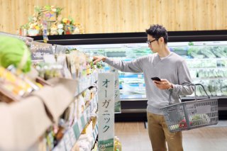 買い物ひとつ、できないなんて（写真:iStock）