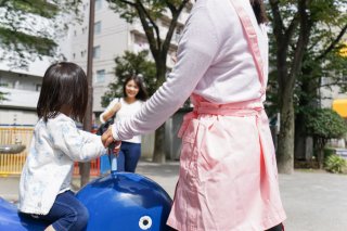 保育園で出会う人もいる（写真:iStock）