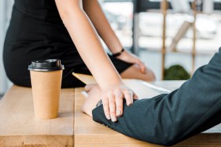 みんなどこで出会ってる？（写真:iStock）