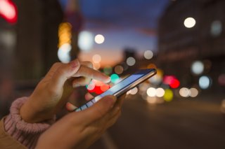 スマホがあればなんとかなる（写真:iStock）