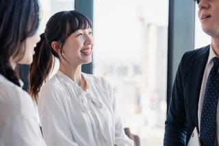 何を話せばいいのか悩んでしまう（写真:iStock）