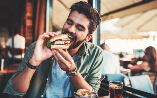 食べたいときに食べたいものを（写真:iStock）