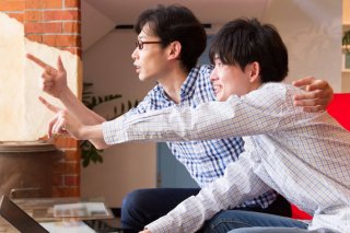 話が微妙にかみ合わない？（写真:iStock）