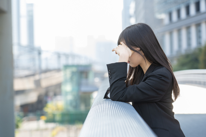 気まずすぎる…（写真:iStock）