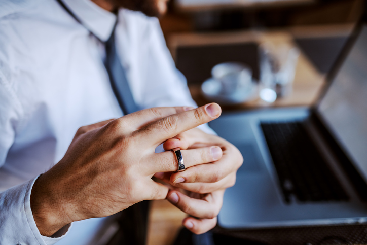 いつも妻に任せているから（写真:iStock）