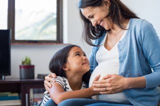 新しい命を楽しみに（写真:iStock）