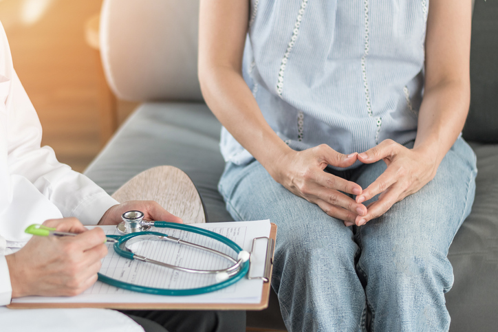 病院で言われたことを共有しても（写真:iStock）