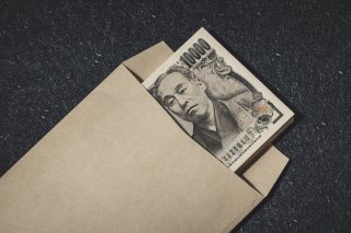 処置代の名目でお金をもらう（写真:iStock）