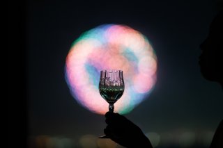 ノンアルシャンパンで乾杯（写真:iStock）