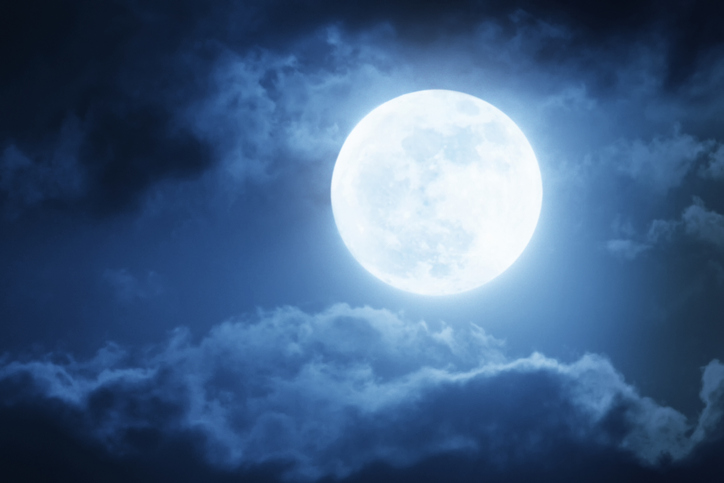月光を浴びながら…（写真:iStock）