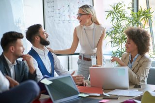 どんな困難も一緒に乗り越えられそう（写真:iStock）