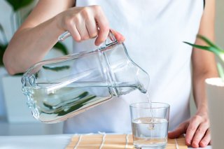 水分をたっぷり摂ろう（写真:iStock）