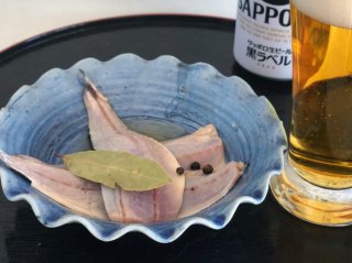 1970年が舞台なので、当時一世を風靡したCM「男は黙ってサッポロビール」をチョイスしました（C）コクハク