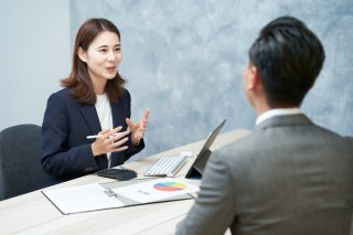 出産前までに役職に付かないとその後のキャリア形成は難航する（写真:iStock）