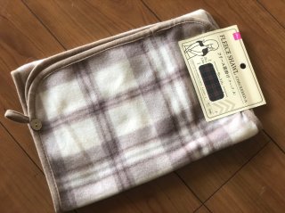 「フリース肩掛け」（110円／税込・以下同）／（C）コクハク