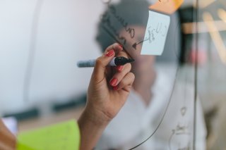 仕事への向き合い方も変わるはず（写真:iStock）