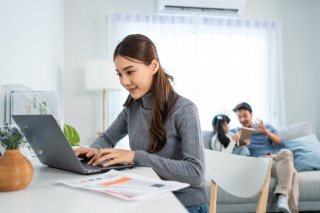 人に求めてばかりで…（写真:iStock）