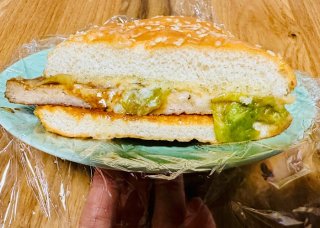 解凍した『てりやきマックバーガー』（写真・うーか）