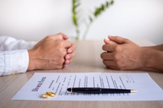 慰謝料を払わないって言い通すには…（写真:iStock）